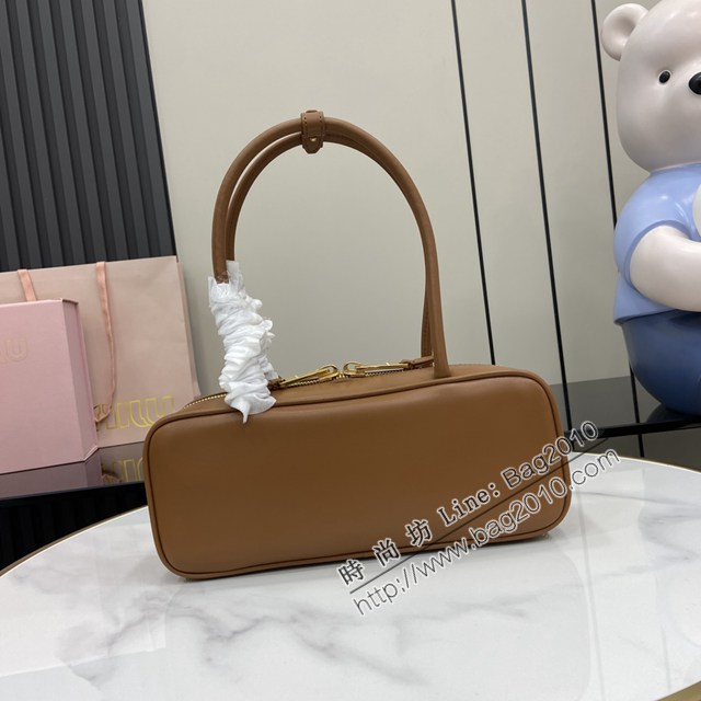 MIU MIU專櫃繆繆最新款Beau手袋原廠皮手提肩背包 jh2750型號：5BB173